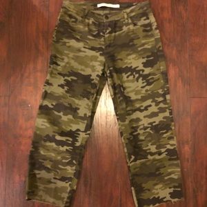 Wide leg cropped camo pants